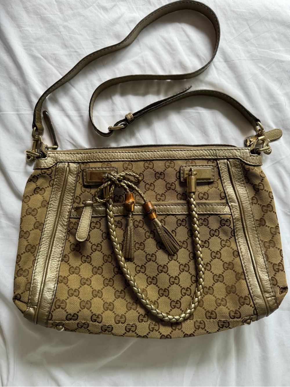 Gucci Bella Shoulder/Crossbody Bag VINTAGE - Bamboo tassel accents